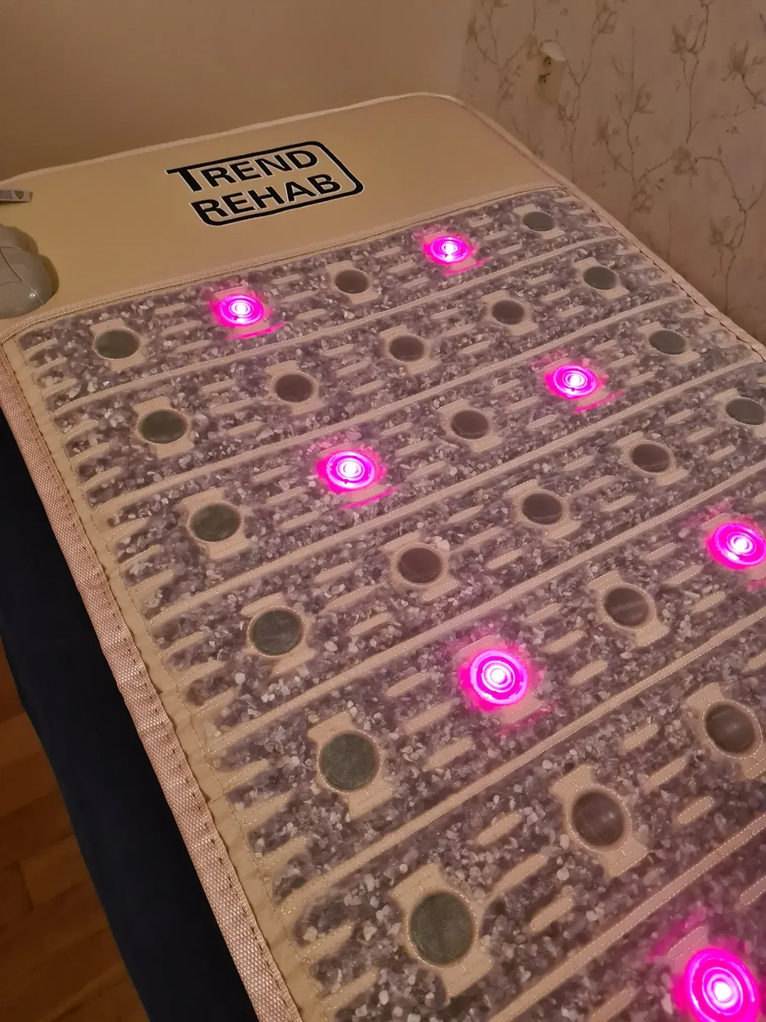 PEMF Inframadrass – värmemadrass med stenar